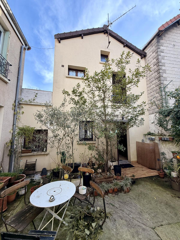 Maison - 111 m² - 6 pièces