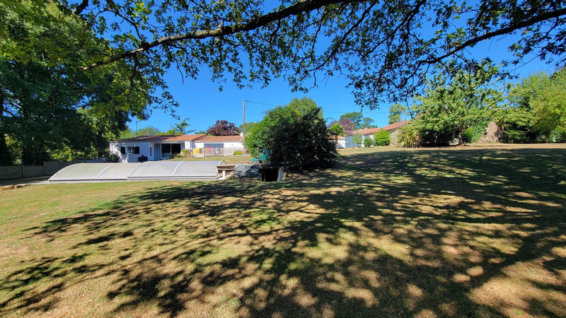 Maison - 176 m² - 8 pièces