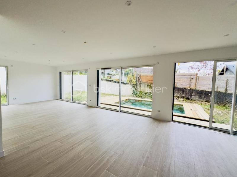 Maison - 120 m² - 4 pièces