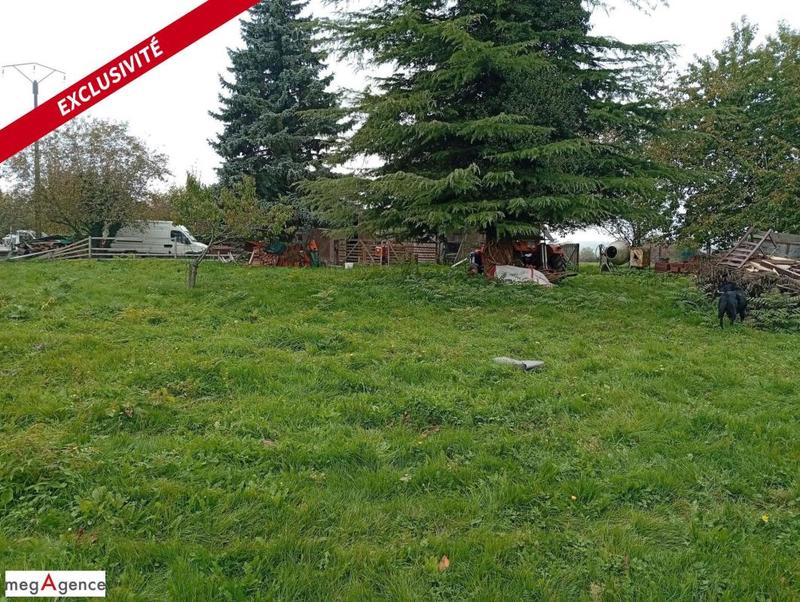 Terrain constructible - 1 800 m²