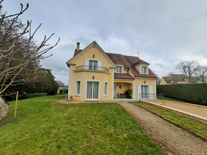 Maison - 205 m² - 7 pièces