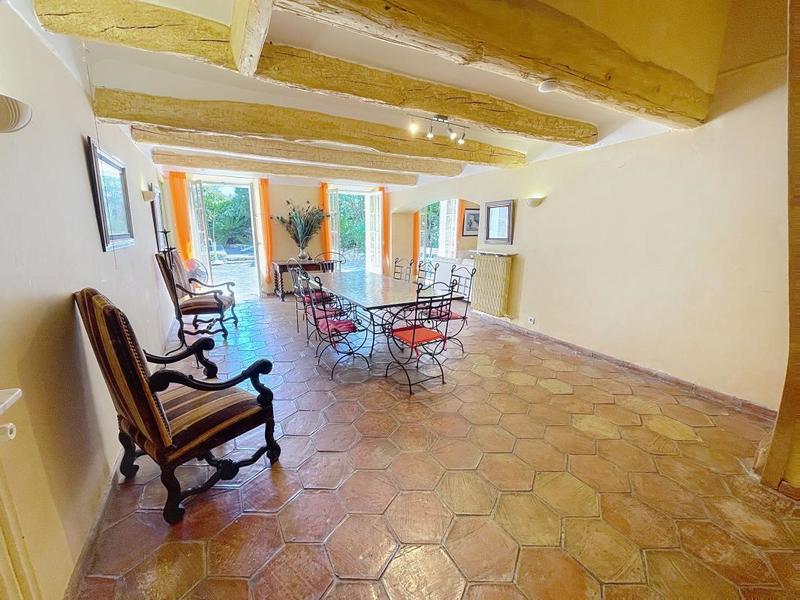 Maison - 263 m² - 6 pièces