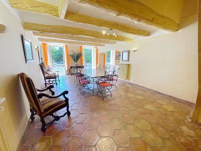 Maison - 263 m² - 6 pièces