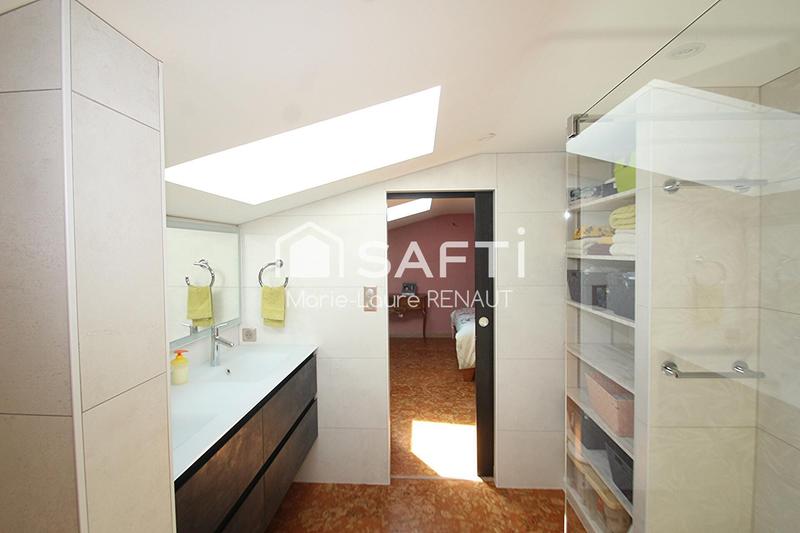 Villa - 254 m² - 8 pièces