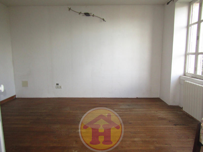 Maison - 270 m² - 6 pièces