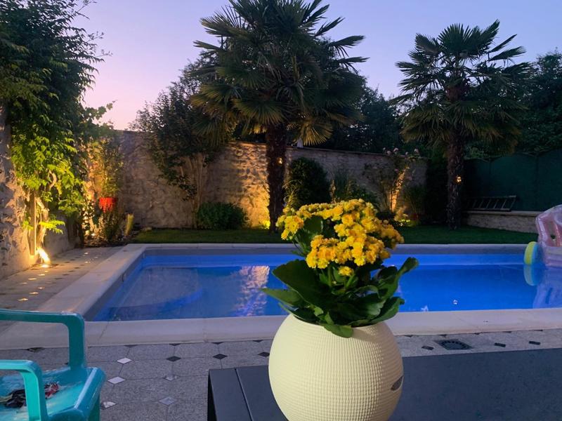 Maison - 230 m² - 7 pièces