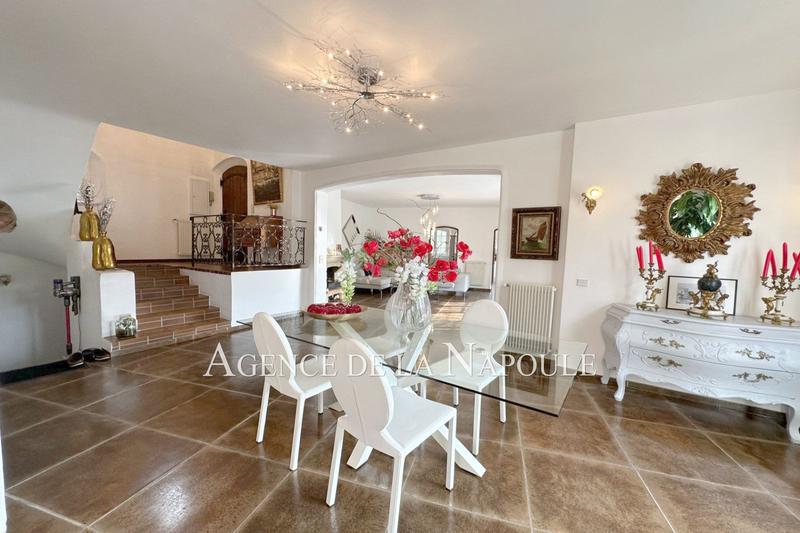 Maison - 180 m² - 6 pièces