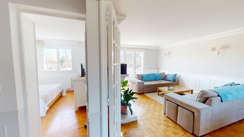 Maison traditionnelle - 195 m² - 7 pièces