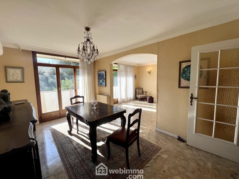 Appartement - 102 m² - 6 pièces