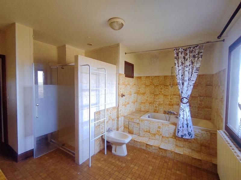 Maison - 190 m² - 8 pièces