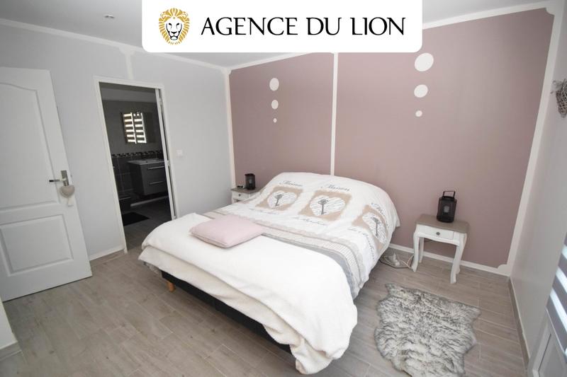 Maison - 220 m² - 7 pièces