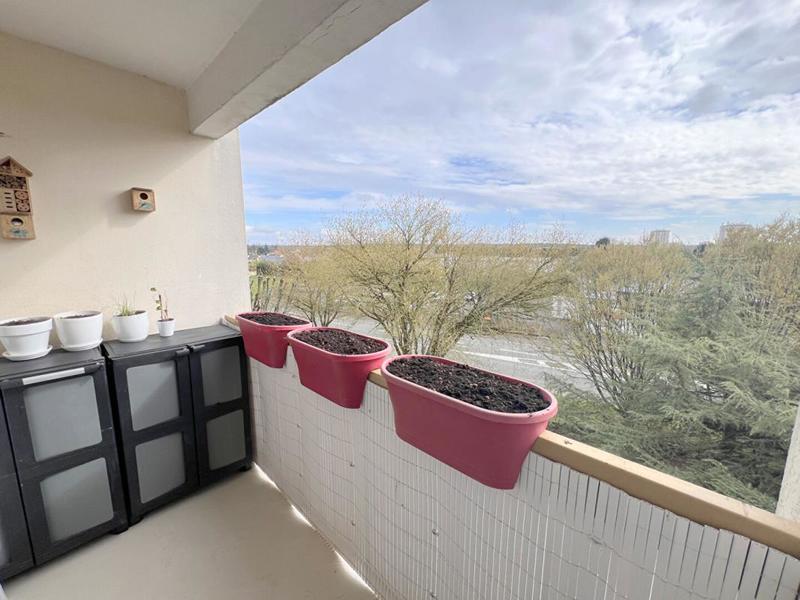 Appartement - 100 m² - 5 pièces