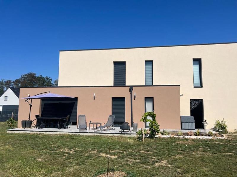 Maison traditionnelle - 180 m² - 4 pièces