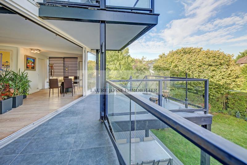 Maison contemporaine - 366 m² - 12 pièces