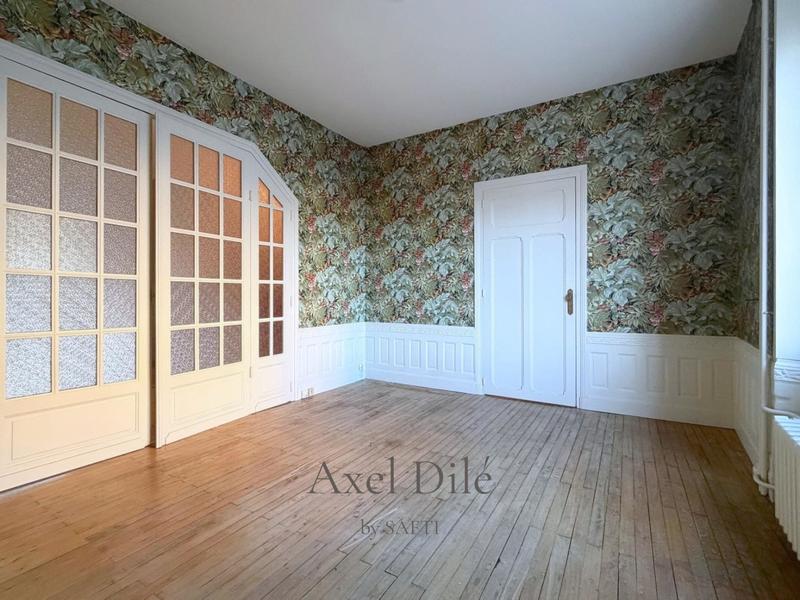 Maison - 214 m² - 8 pièces