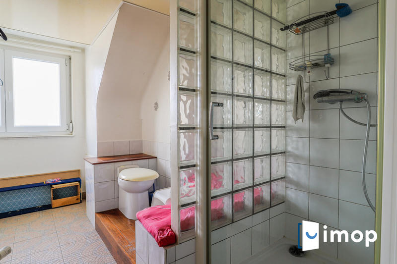 Maison - 180 m² - 7 pièces