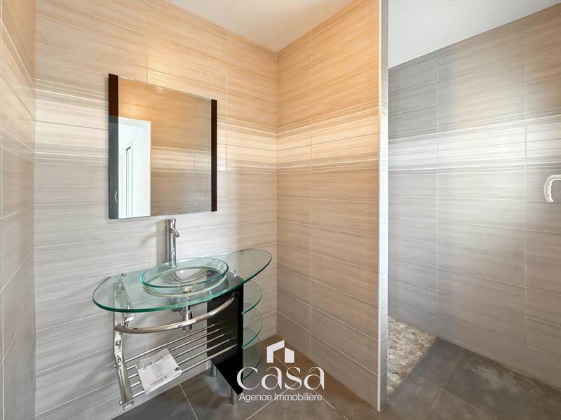 Maison - 204 m² - 7 pièces