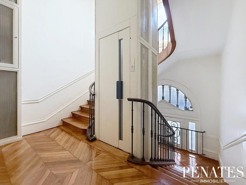 Appartement - 188 m² - 5 pièces