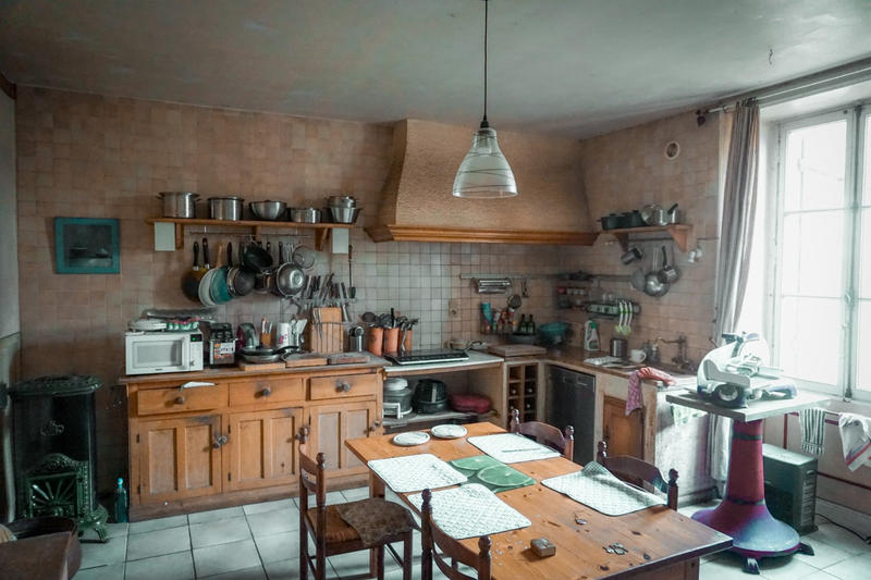 Maison - 330 m² - 9 pièces