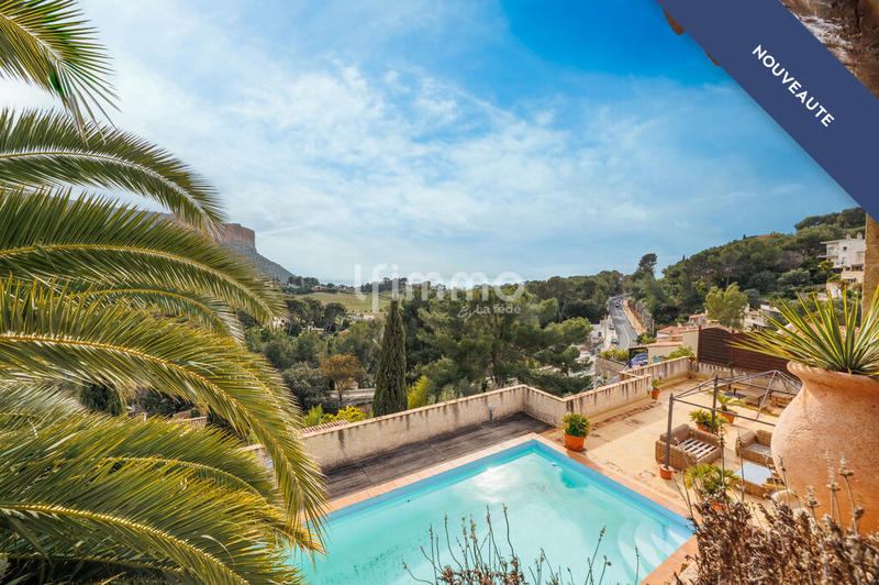 Maison - 260 m² - 10 pièces