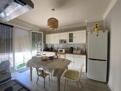 Immeuble - 300 m² - 13 pièces