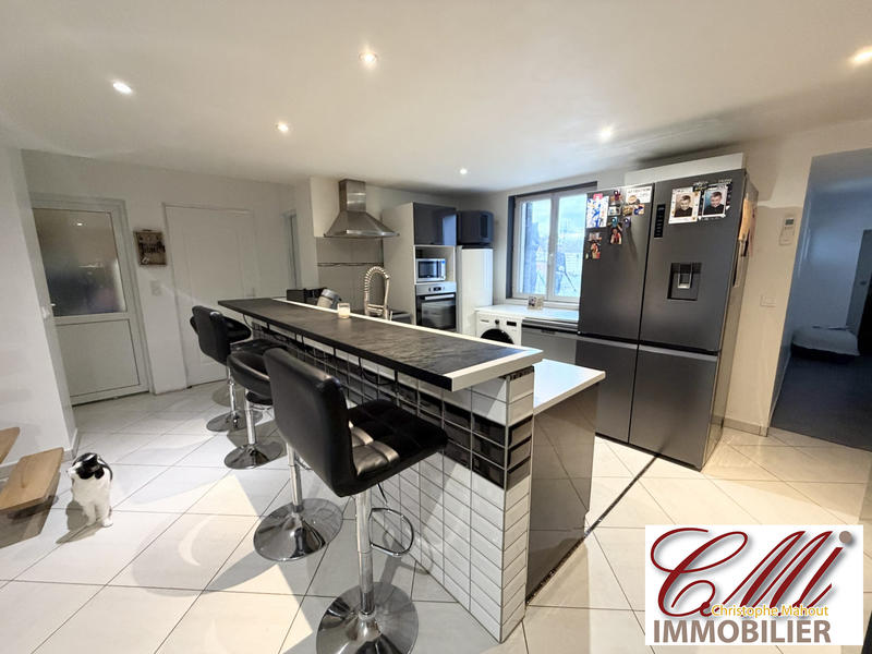 Maison - 104 m² - 5 pièces