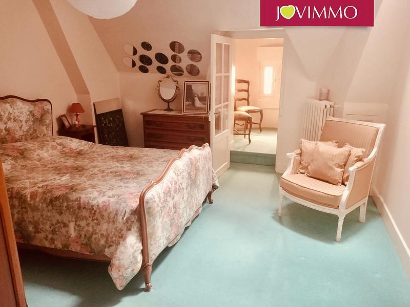 Maison - 285 m² - 9 pièces