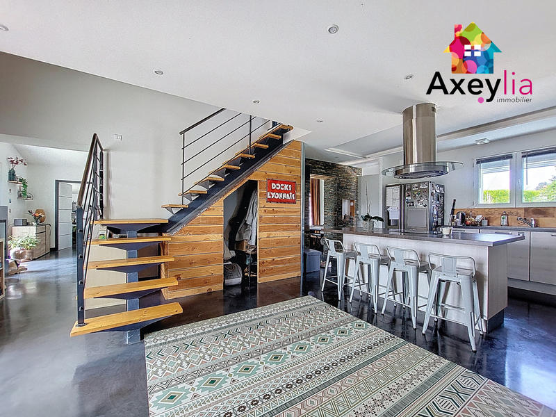 Maison - 174 m² - 5 pièces