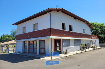 Appartement - 206 m² - 7 pièces