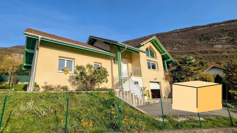 Maison - 97 m² - 5 pièces