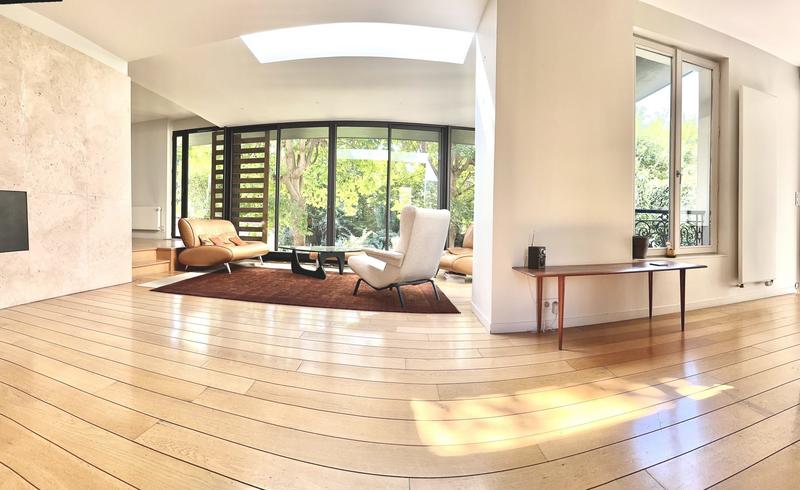 Maison - 230 m² - 8 pièces