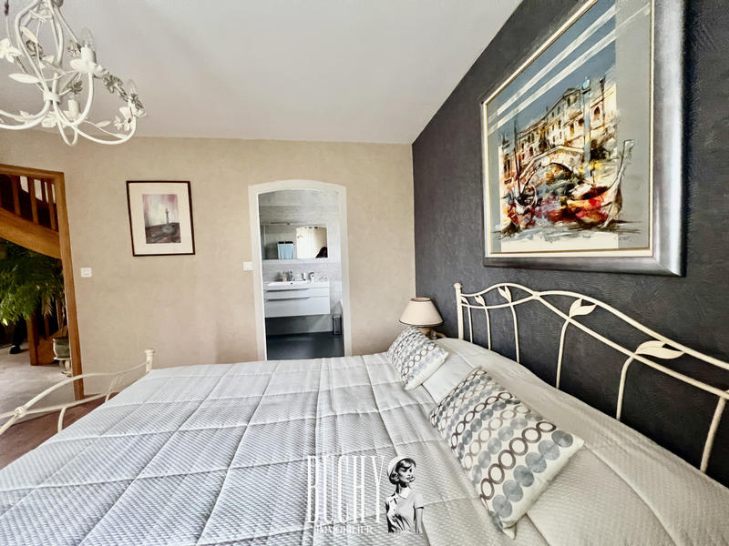 Maison - 166 m² - 6 pièces