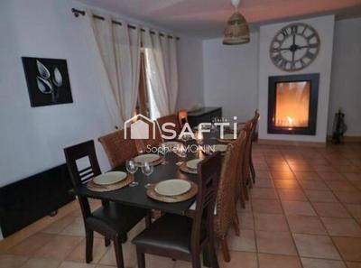 Villa - 130 m² - 8 pièces