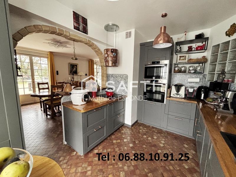 Maison - 205 m² - 6 pièces