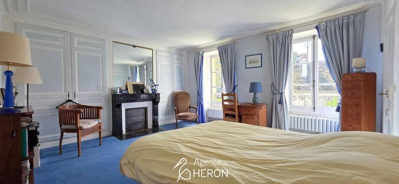 Maison - 373 m² - 10 pièces