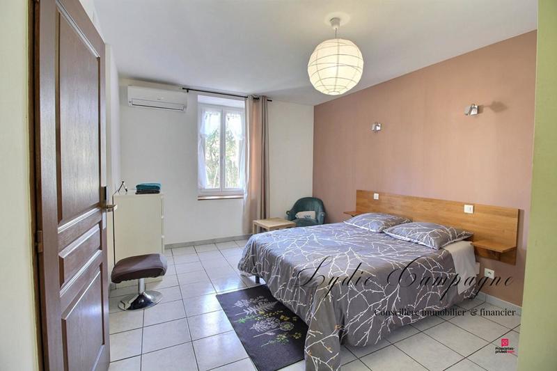 Propriété - 156 m² - 6 pièces