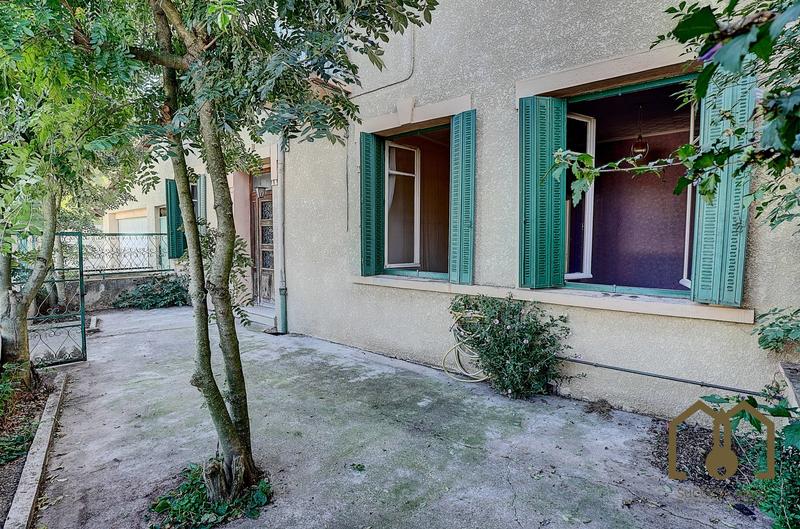 Maison - 212 m² - 9 pièces