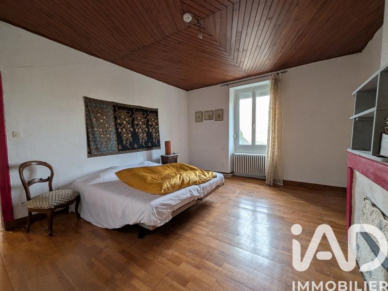 Maison - 302 m² - 12 pièces