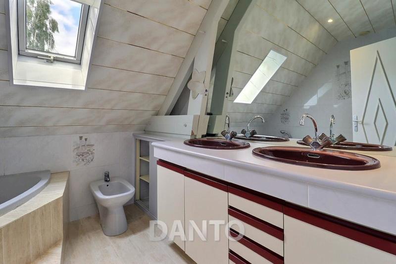 Maison - 127 m² - 7 pièces