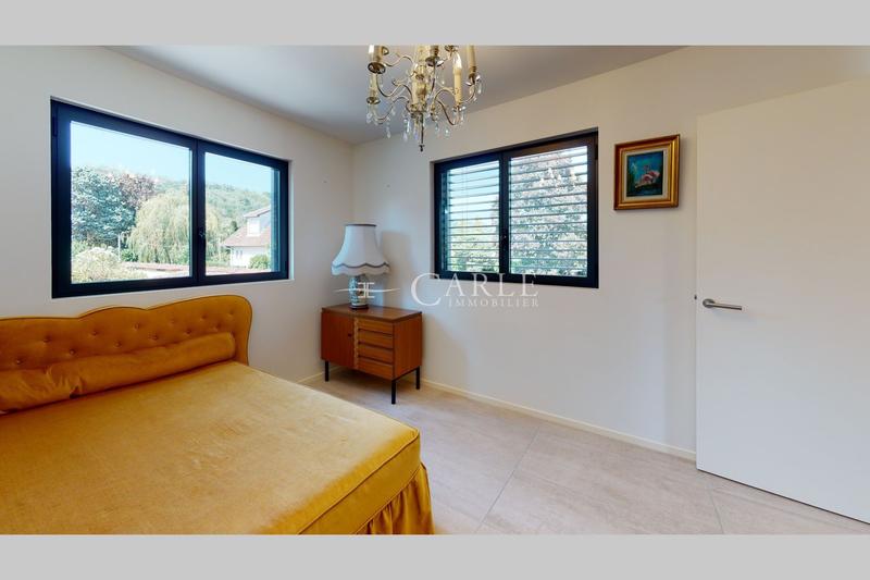 Villa - 255 m² - 10 pièces