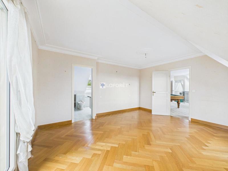 Maison - 167 m² - 5 pièces