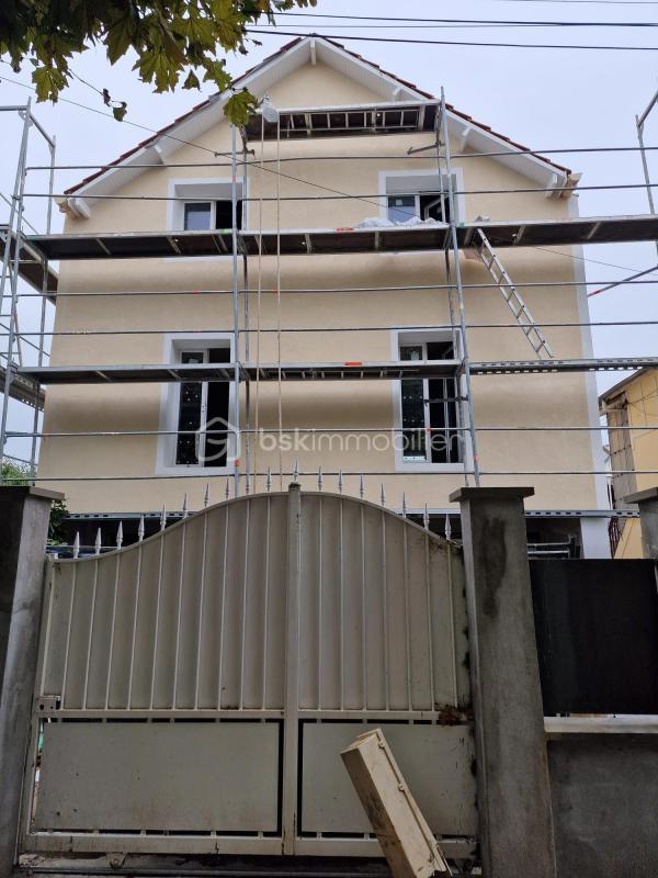 Maison jumelée - 114 m² - 6 pièces