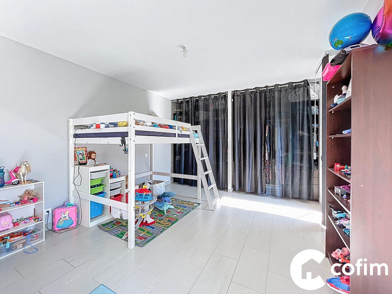 Maison - 180 m² - 7 pièces