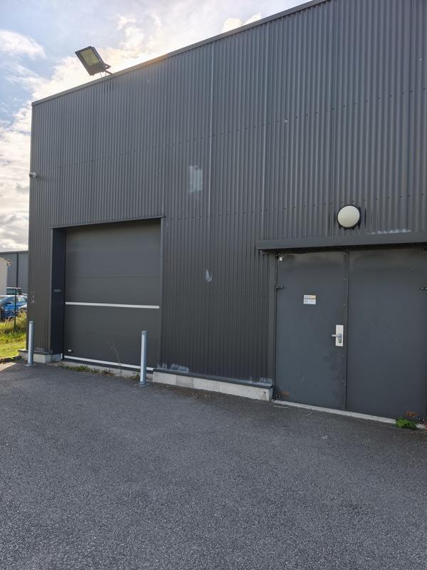 Local d'activités - 357 m²