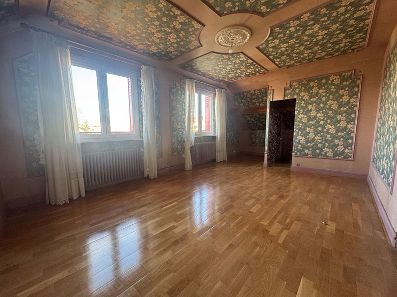 Maison - 96 m² - 5 pièces