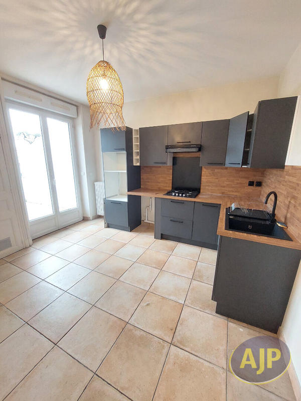 Maison - 121 m² - 6 pièces