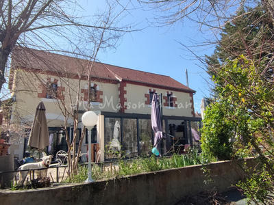 Maison - 585 m² - 12 pièces