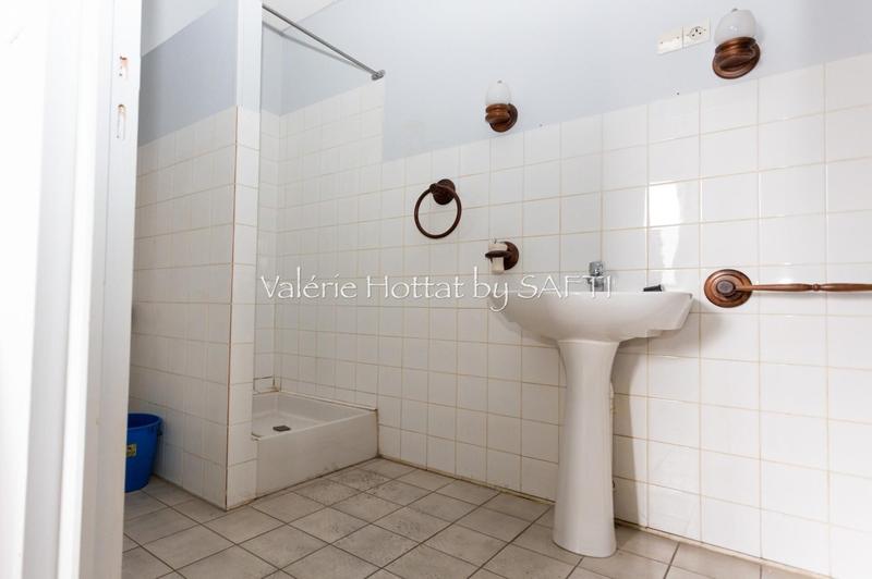 Local commercial - 1 717 m² - 13 pièces