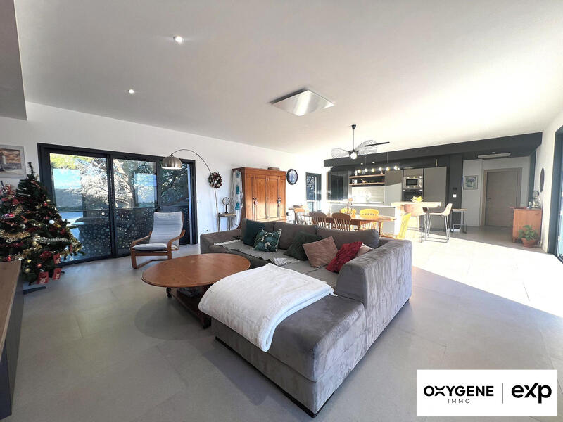 Maison contemporaine - 138 m² - 4 pièces