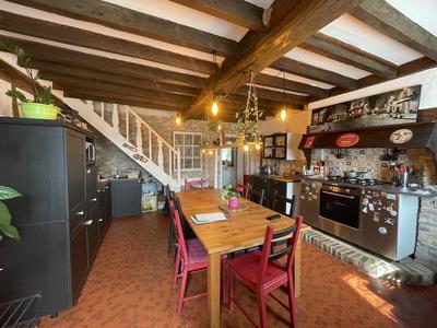 Maison traditionnelle - 250 m² - 10 pièces